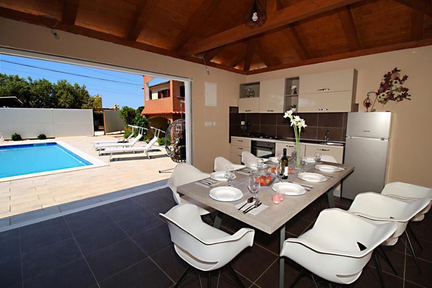 Anda Villa