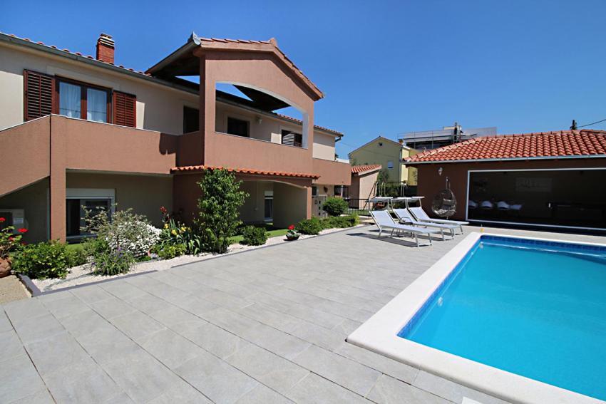 Anda Villa *